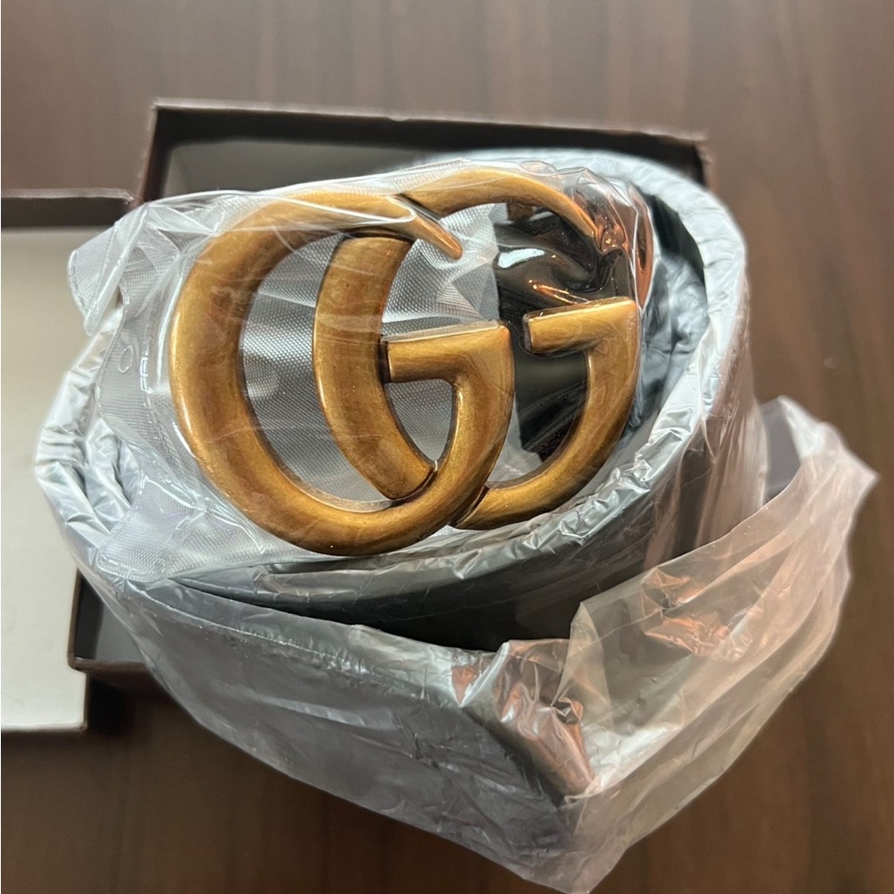 Gucci Black and Gold Marmont GG Belt